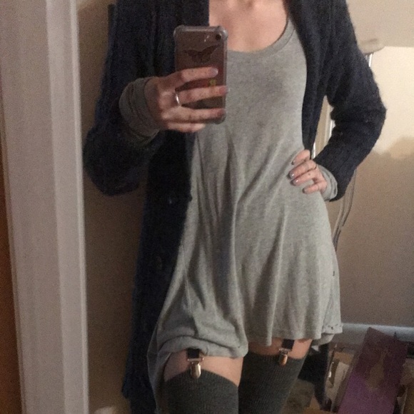 Meet your Posher, Renee 😊 - Picture 7 of 8